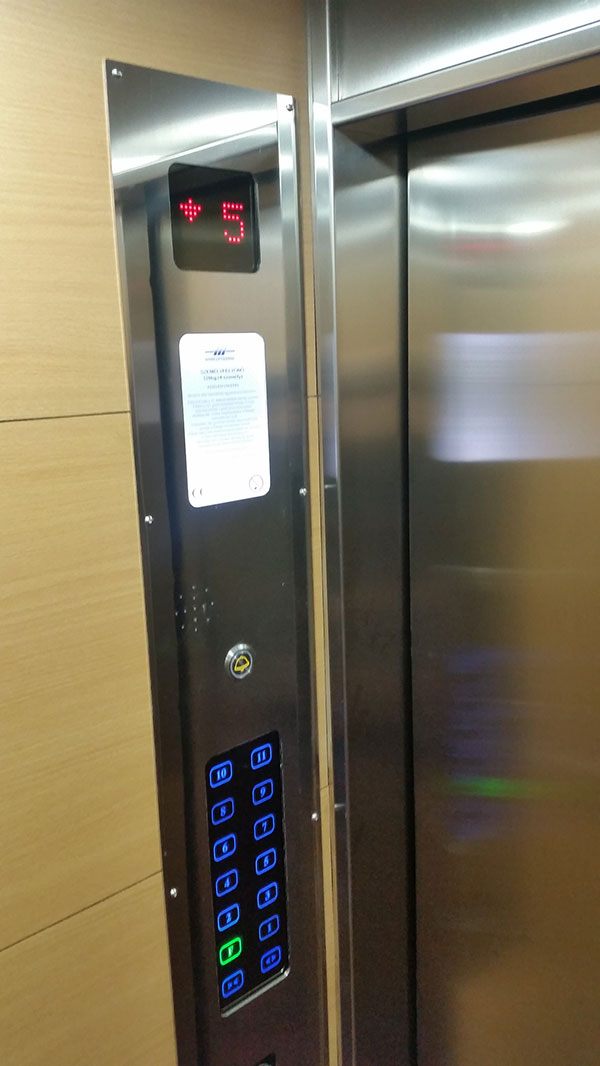 Modernizáció és felvonó fülkék esztétikai felújítása.